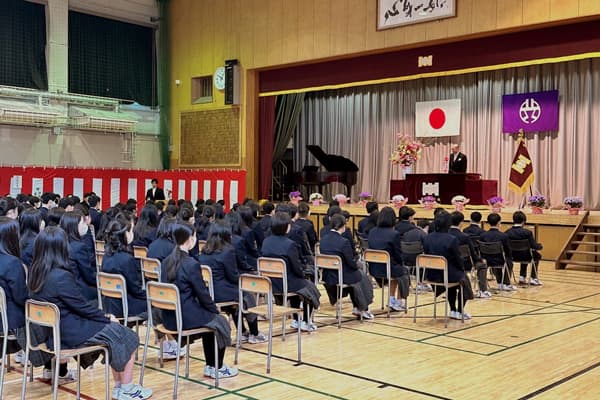 入学式が行われている会場の様子