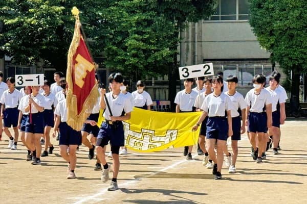 運動会の入場行進の様子