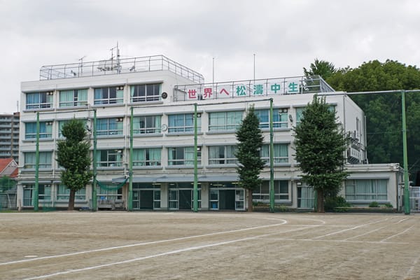 校舎外観の様子